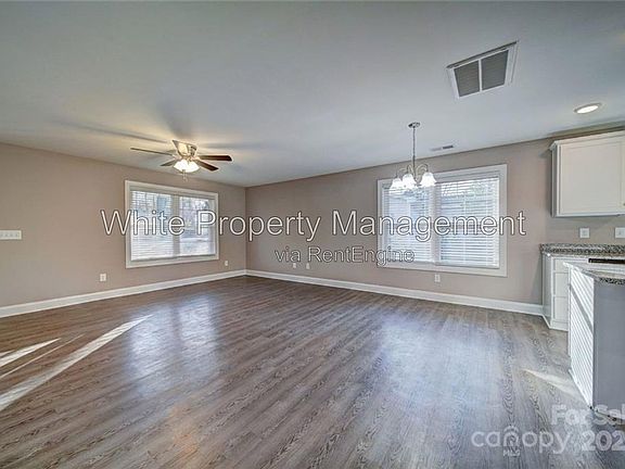 2nd image of 1414 Mason St