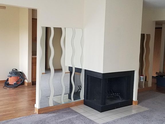 5th image of 3000 Bayside Dr Unit 304