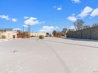 1019 E Bristol Rd, Burton, MI 48529