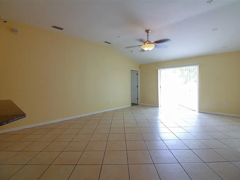 1702 Holton Rd — Photo 7