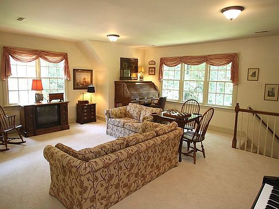 Bonus (or 5th Bedroom)