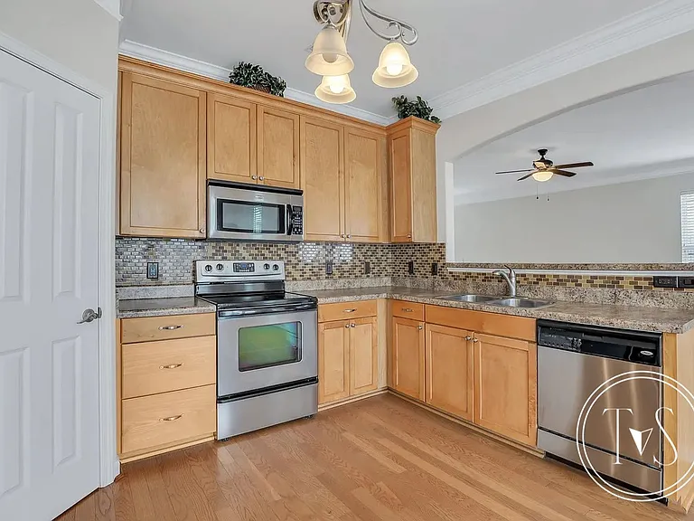 175 Summer Hill Ct — Photo 15