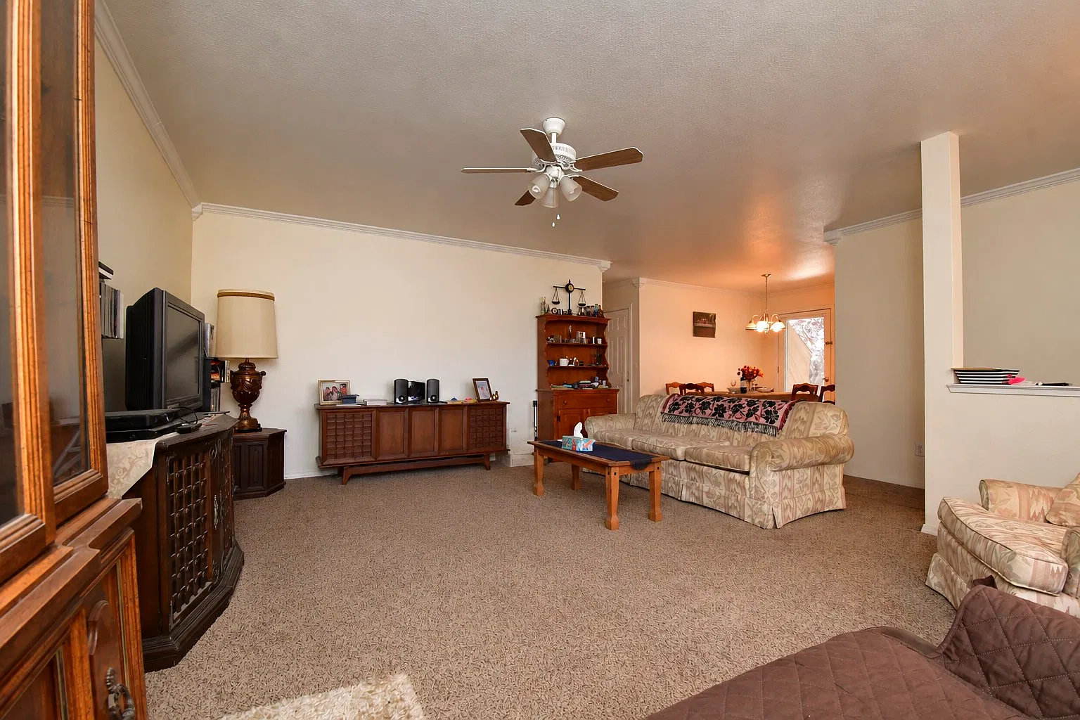 3 bed, 1298 sqft, $2,600 — Photo 4