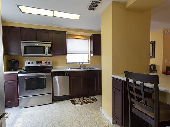 3rd image of 2427 Terry Ln