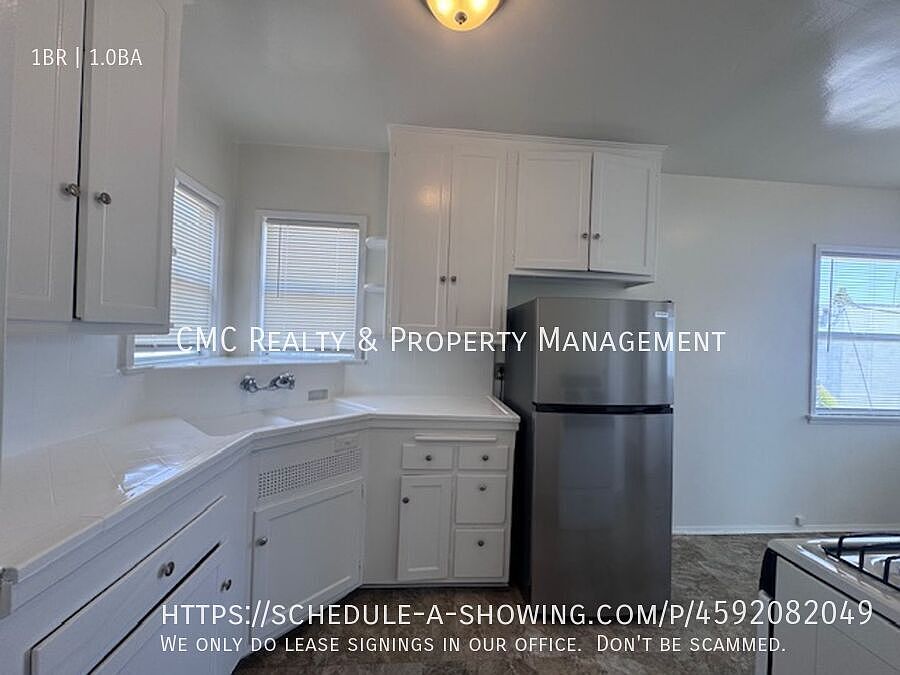 1st image of 4841 1/2 Clark Ave