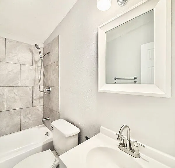 990 E Bay St — Photo 39