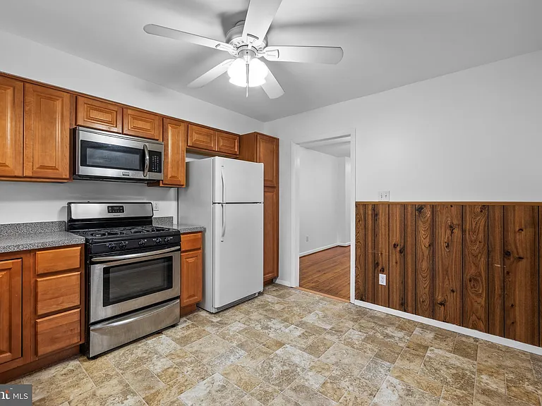 1437 Towson St — Photo 10