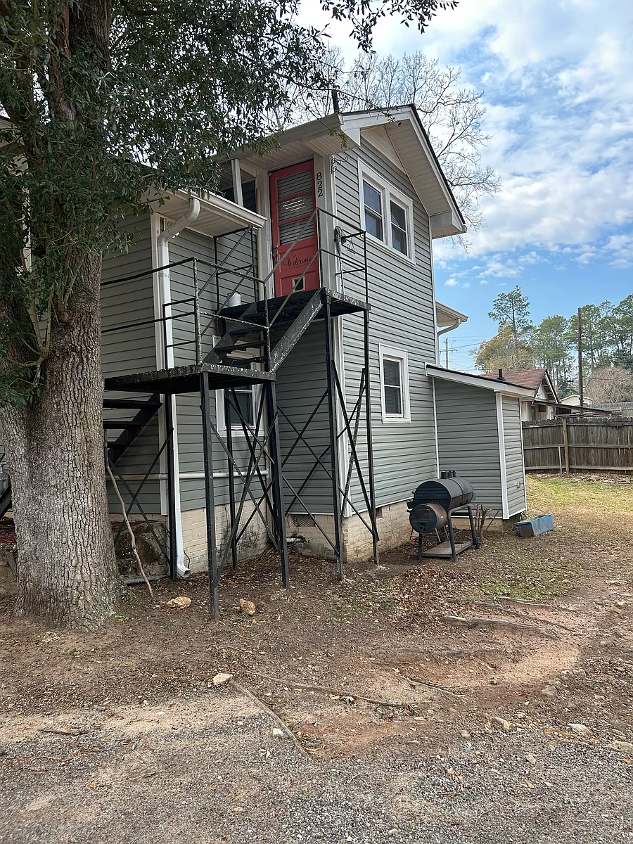 Building Photo - 822 7th Ave #A