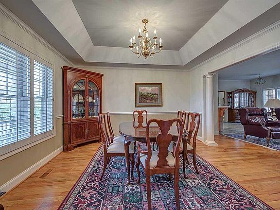5th image of 127 Creekside Dr