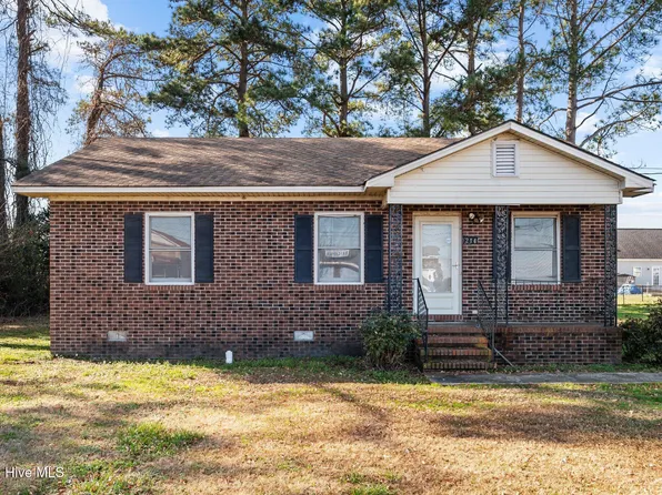 214 Moyton Avenue, Stantonsburg, NC 27883