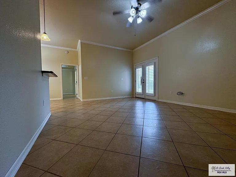 2304 Concord Pl — Photo 6
