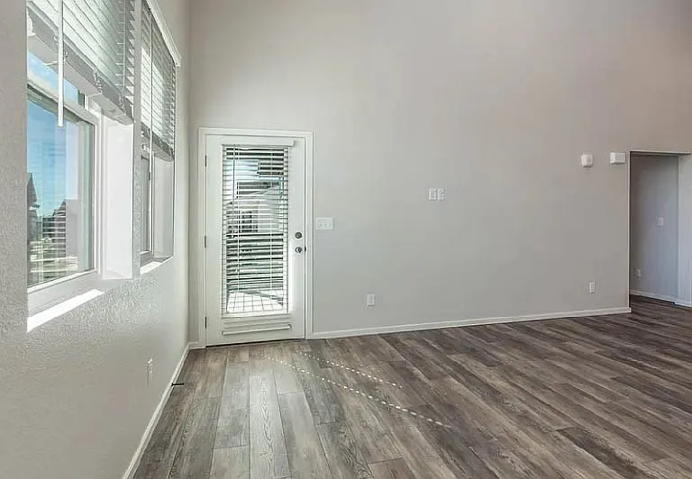 563 Vicot Way #C — Photo 6