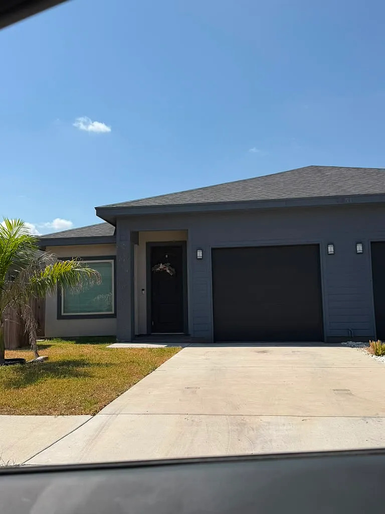 3 bed, 1285 sqft, $1,800 — Photo 1