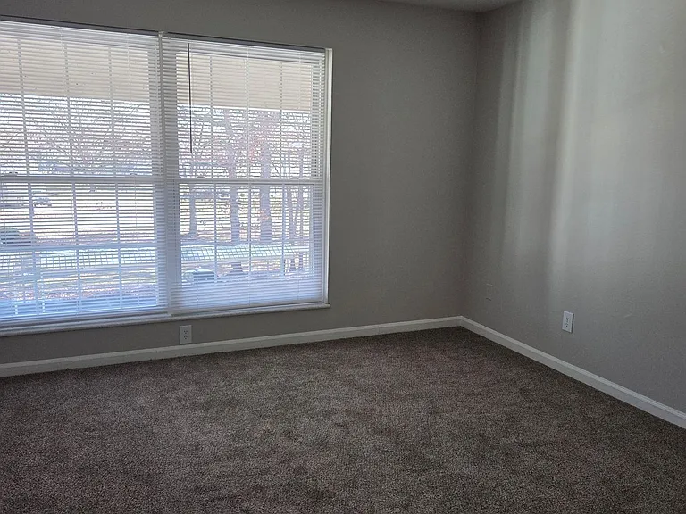 Fountain Lake Apartment Homes — Photo 23