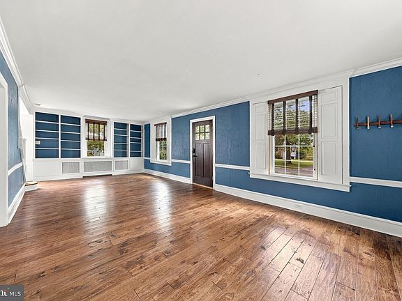 5th image of 81 Union St