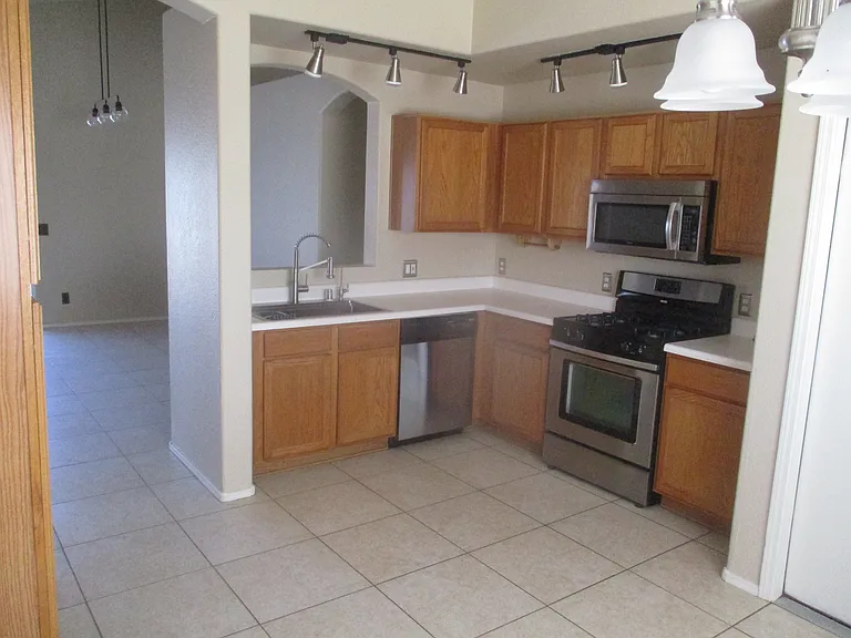 16114 W Jackson St — Photo 15