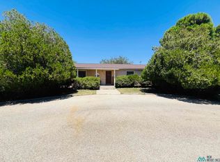 808 Weleka Ln, Carlsbad, NM 88220