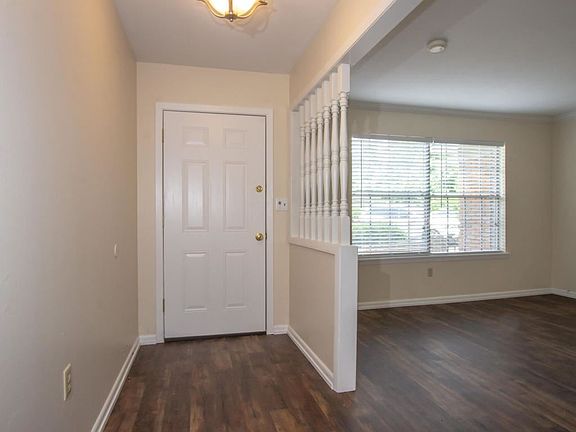 4th image of 100 River Oaks Dr
