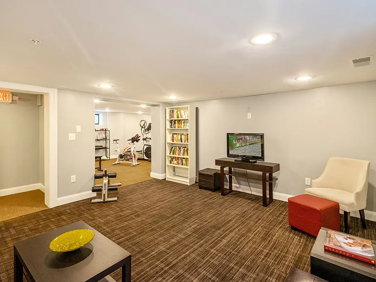 1354 Euclid St NW #402A — Photo 13