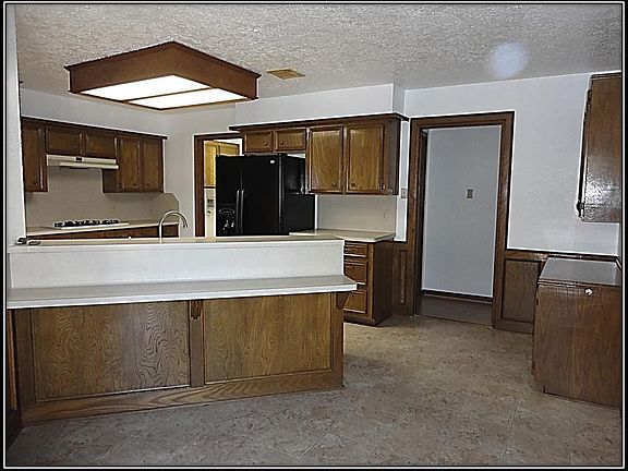 3rd image of 6835 Middlefield Dr