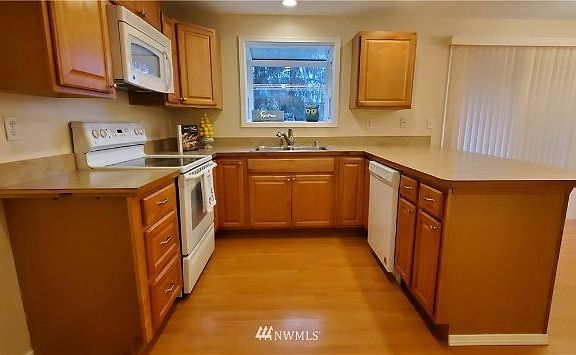 5th image of 8607 Skokomish Way NE