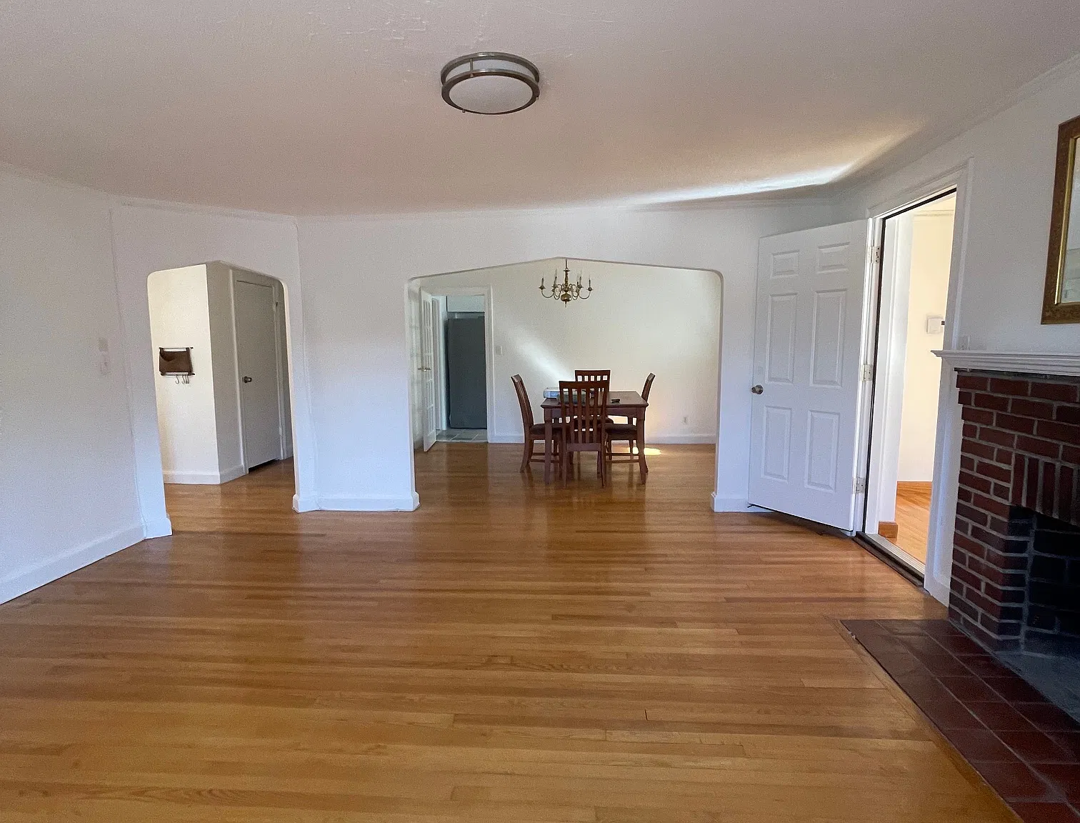 275 Tappan St — Photo 2