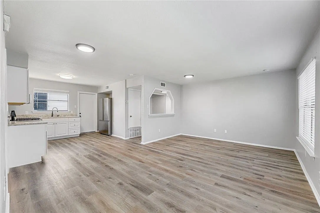 3 bed, 2.0 bath, 1269 sqft, $1,600 — Photo 3