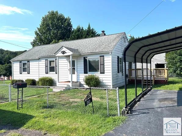30 Burroughs White St, Collinsville, VA 24078