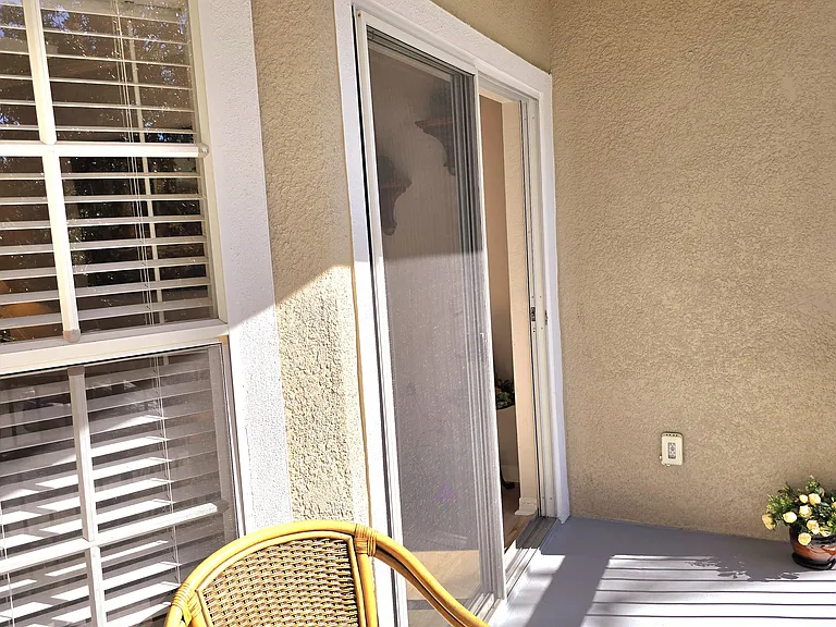 5152 Northridge Rd #205 — Photo 44