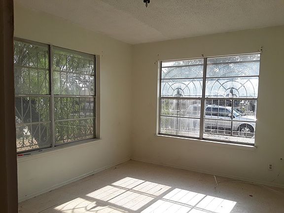 5th image of 234 Medina St
