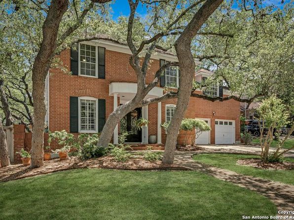 洋書 Mountain Houses Stone Mountain-Stone Oak San Antonio Real Estate - Stone