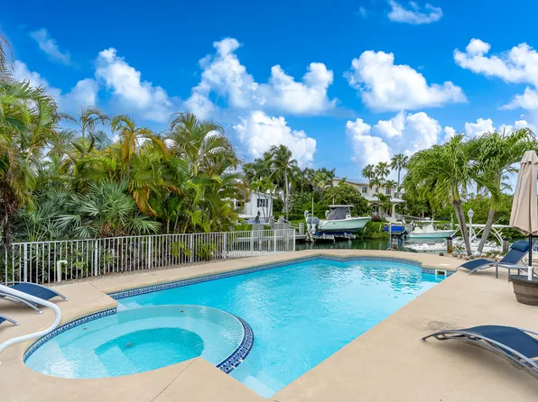 201 12th St, Key Colony Beach, FL 33051