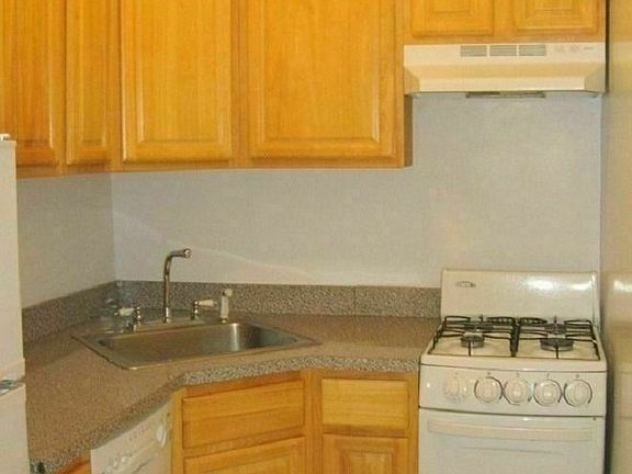 4th image of 319 W 82nd St APT 3F
