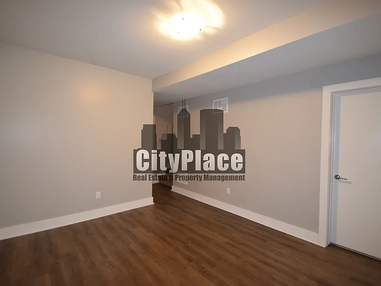 1223 E New York St — Photo 19