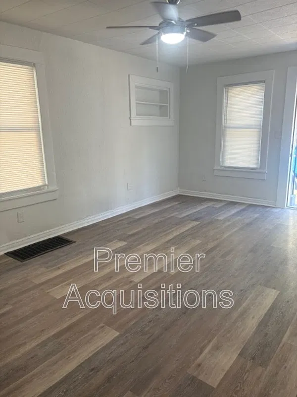 2 bed, 1.0 bath, $1,200 — Photo 4