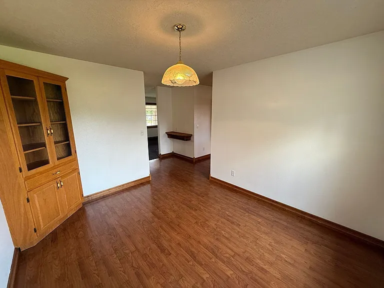 460 SE Conifer Pl — Photo 18