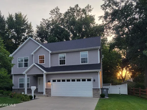 1045 Hickory St, Perrysburg, OH 43551