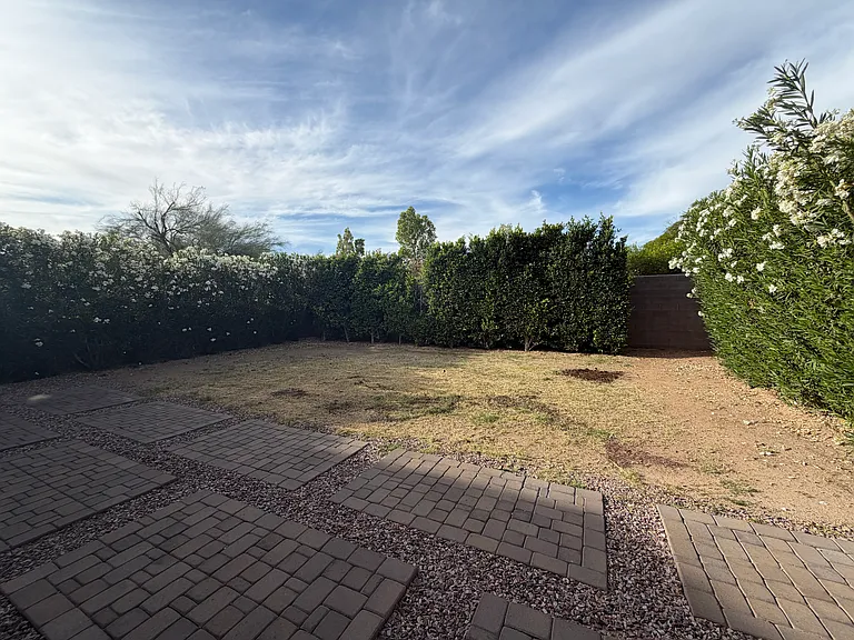 4649 E Daley Ln — Photo 43