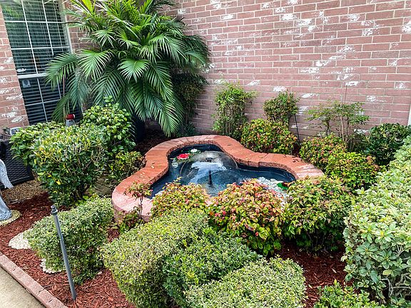 4th image of 1015 Meadowbend Dr
