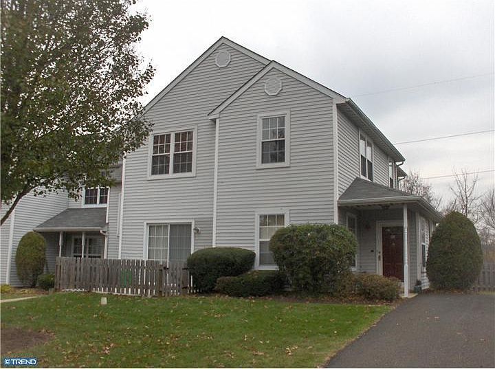 1st image of 52 Everett Dr