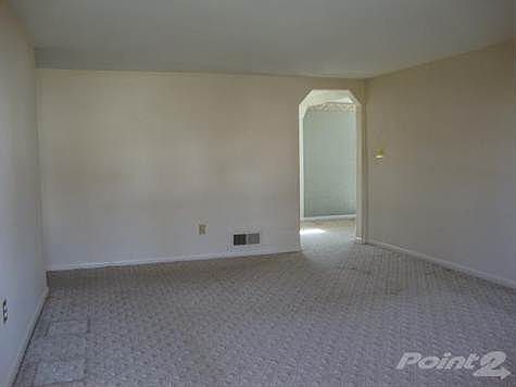 3rd image of 14 Lacresta Dr