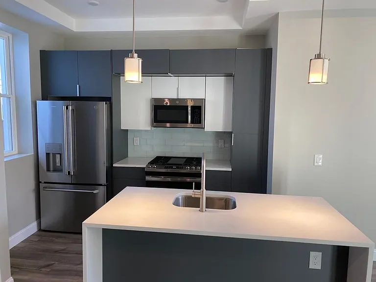 725 N 17th St — Photo 9