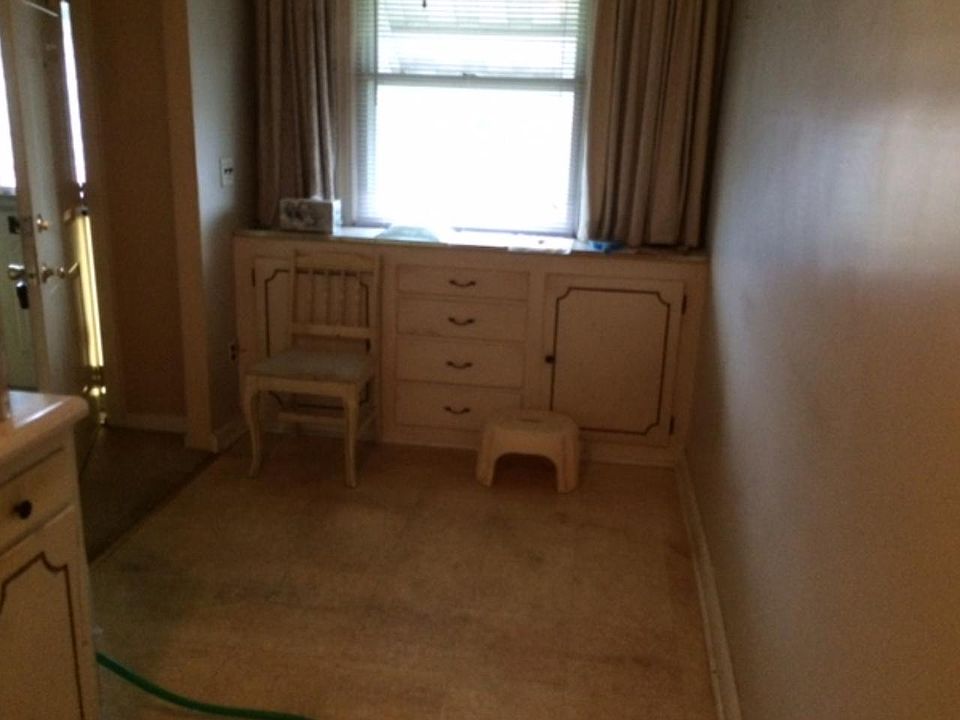 2nd image of 4137 J St