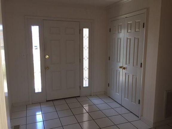 3rd image of 184 Manchester Dr