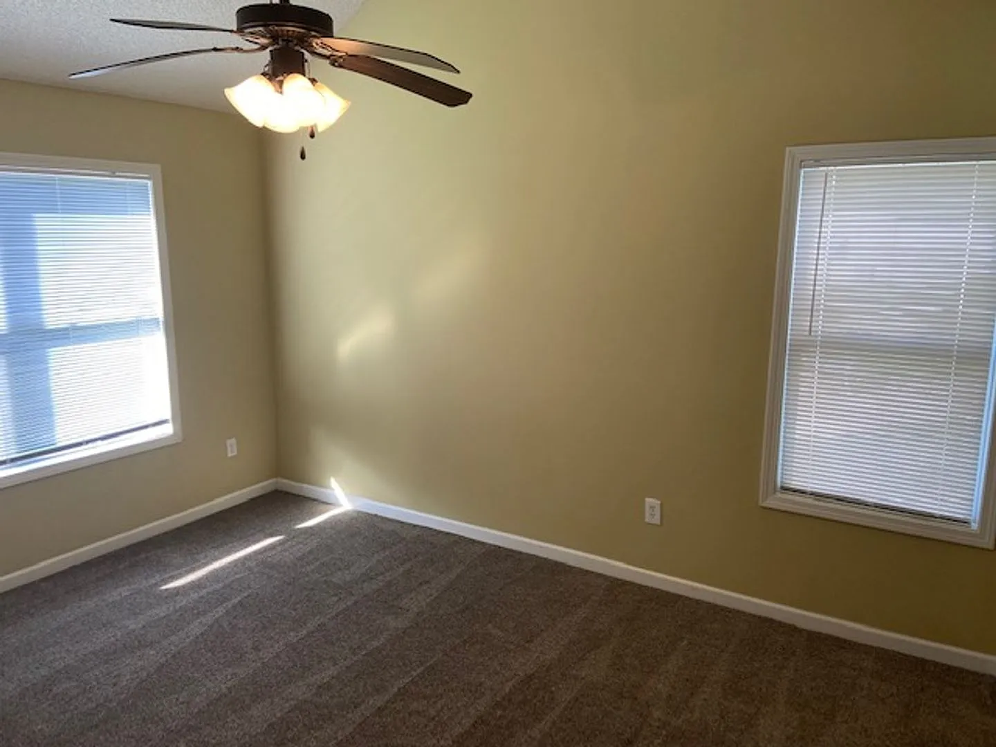 3 Bed/2 Bath — Photo 4