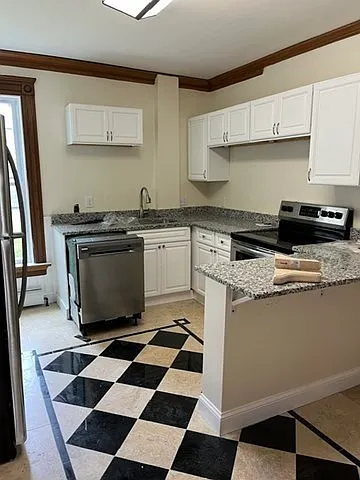 659 Southbridge St #1 — Photo 2