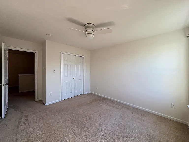 976 King Way — Photo 23