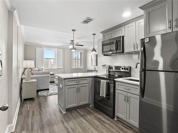 2nd image of 1205 Saint Charles Ave APT 909