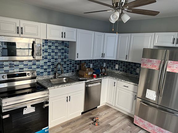 3rd image of 84 Bradley Ave