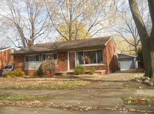 22034 Schroeder Ave, Eastpointe, MI 48021
